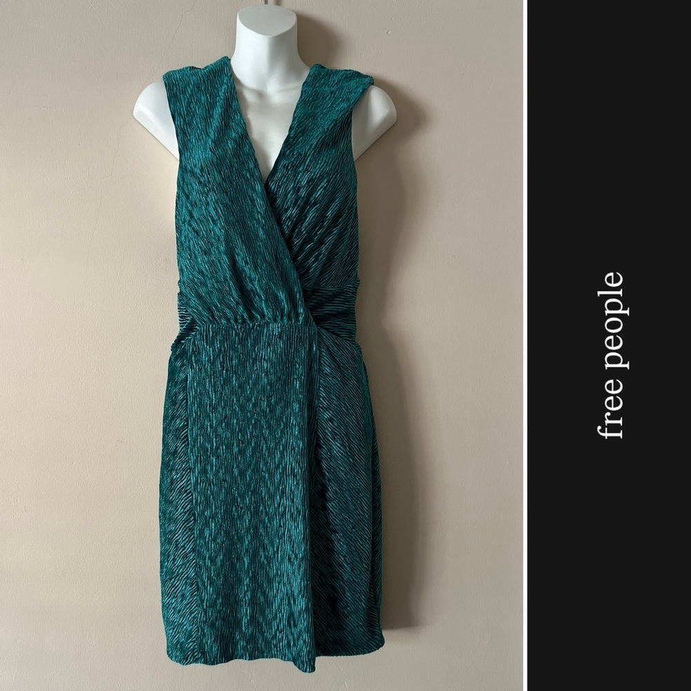 Free People Velvet Textured Sheath Dress in Green • L